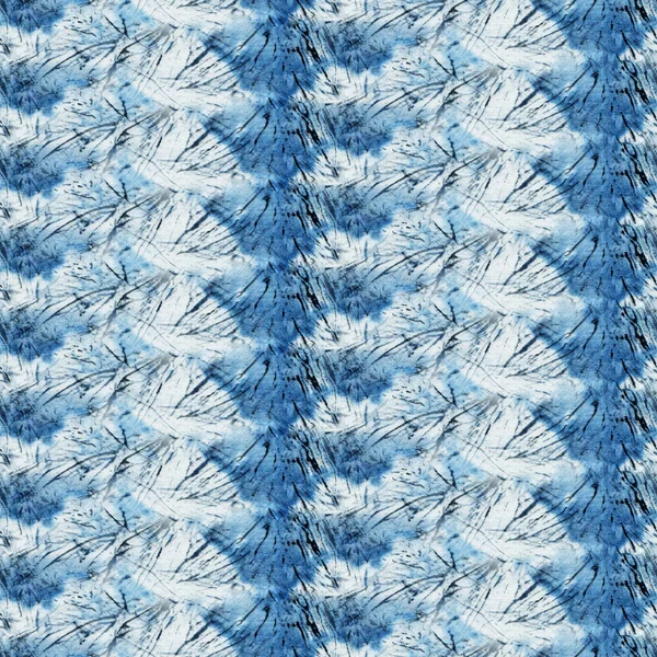 Beyaz Ipeğin Üzerindeki Çivit Rengi Kusursuz Kravat Boyası Deseni Boyası — Stok fotoğraf