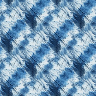 Beyaz ipeğin üzerindeki çivit rengi kusursuz kravat boyası deseni. El boyası kumaşlar - nodüler batik. Shibori boyaması.. 