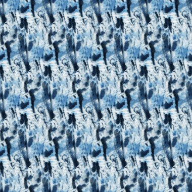 Beyaz ipeğin üzerindeki çivit rengi kusursuz kravat boyası deseni. El boyası kumaşlar - nodüler batik. Shibori boyaması.. 