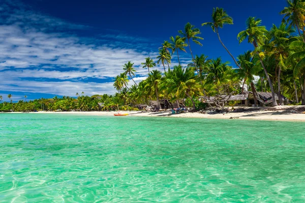 Praia tropical descontraída natural — Fotografia de Stock