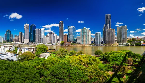 Panorámás kilátás nyílik a látóhatár Brisbane — Stock Fotó