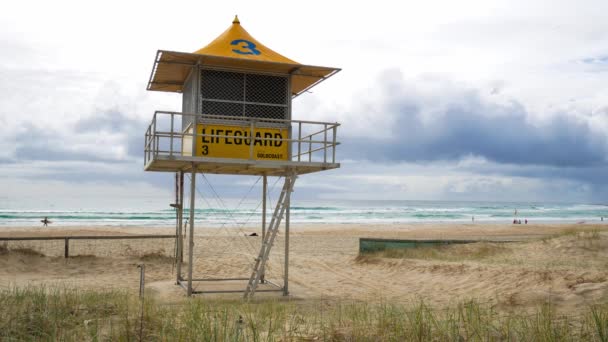 Lifeguard patrol tower on the Gold Coast — Stock Video