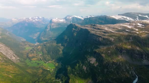 Panoramisch Uitzicht Geirangerfjord Bergen Uitkijkpunt Dalsnibba Noorwegen — Stockvideo