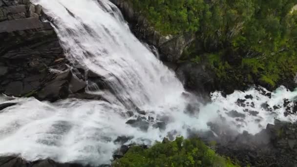 Nyastolfosfenové Vodopády Druhý Vodopád Údolí Husedalen Kinsarvik Norsko — Stock video