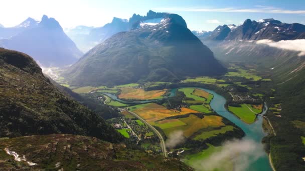 Andalsnes Norveç Rampestreken Ünlü Bir Turist Bakış Açısı — Stok video