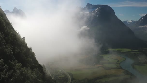Rampestreken Андалснесе Норвегия Знаменитая Туристическая Точка Зрения — стоковое видео