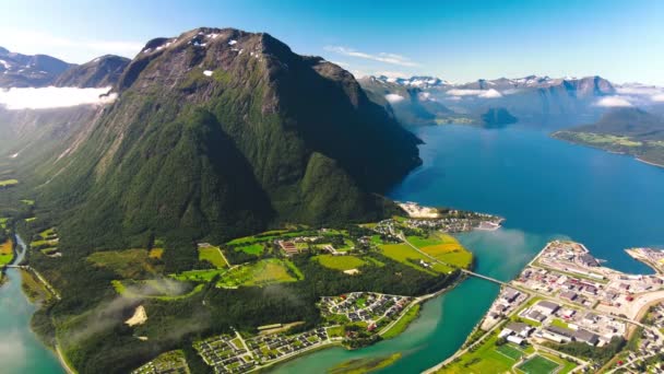 Andalsnes Norveç Rampestreken Ünlü Bir Turist Bakış Açısı — Stok video