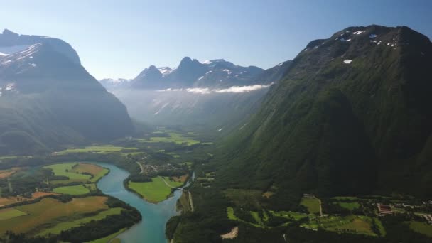 Rampestreken Andalsnes Norwegen Ein Berühmter Touristischer Aussichtspunkt — Stockvideo