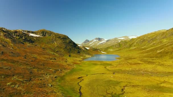 Kirándulás Jotunheimen Nemzeti Park Norvégiában Synshorn Mountain — Stock videók