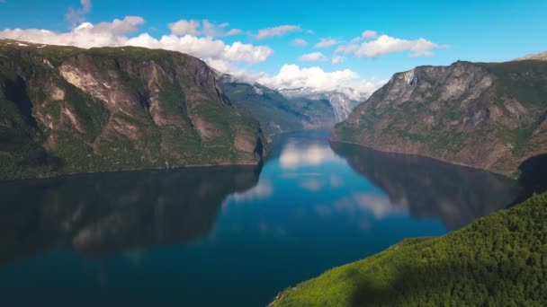 Άποψη Του Aurlandsfjord Sognefjorden Από Την Οπτική Γωνία Stegastein Νορβηγία — Αρχείο Βίντεο