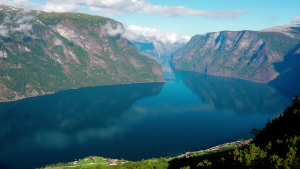 Άποψη Του Aurlandsfjord Sognefjorden Από Την Οπτική Γωνία Stegastein Νορβηγία — Αρχείο Βίντεο