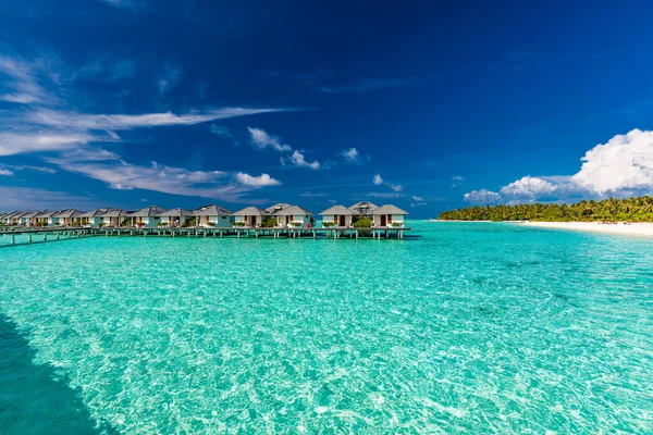 Gyönyörű Nyári Strand Paradicsom Homokos Strand Villák Lagúna — Stock Fotó