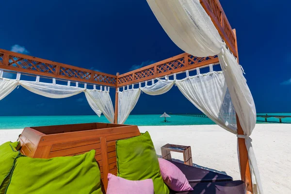 Λευκή Αμμώδης Παραλία Στις Μαλδίβες Καταπληκτική Γαλάζια Λιμνοθάλασσα Και Γαλάζιο — Φωτογραφία Αρχείου