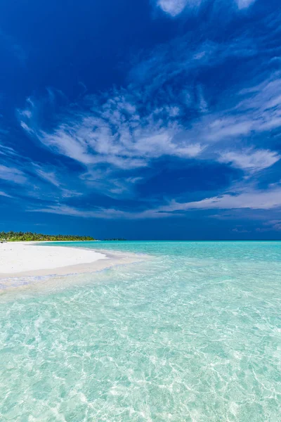 Spiaggia Sabbia Bianca Alle Maldive Con Splendida Laguna Blu Cielo — Foto Stock