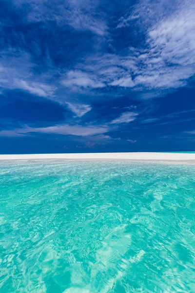 Praia Areia Branca Maldivas Com Incrível Lagoa Azul Céu Azul — Fotografia de Stock