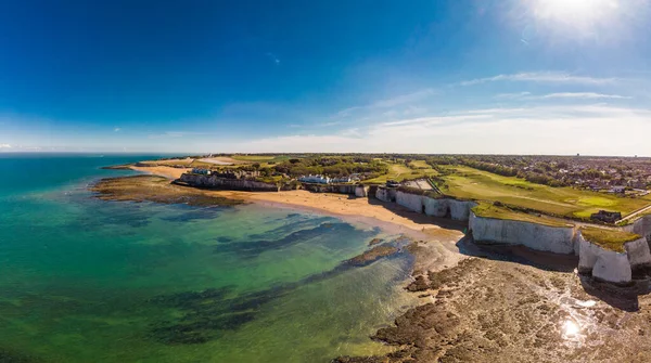 Drone Vista Aerea Della Spiaggia Bianche Scogliere Nella Giornata Sole — Foto Stock