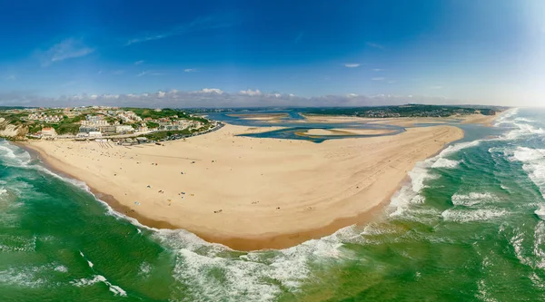 포르투갈 여름에 아레호 해변을 공중에서 내려다본 — 스톡 사진