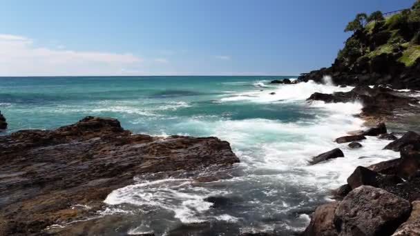 Amazing ocean at the Kingscliff beach — Stock Video