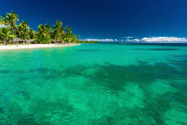 Tropical island in Fiji — Stock Photo, Image