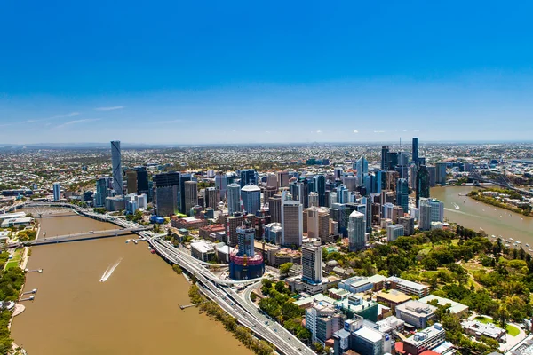 Θέα του Brisbane από αέρα πάνω από τον ποταμό — Φωτογραφία Αρχείου