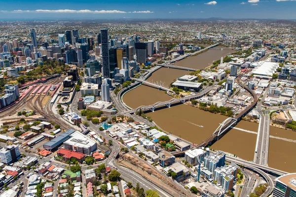Veduta di Brisbane dall'aria sul fiume — Foto Stock