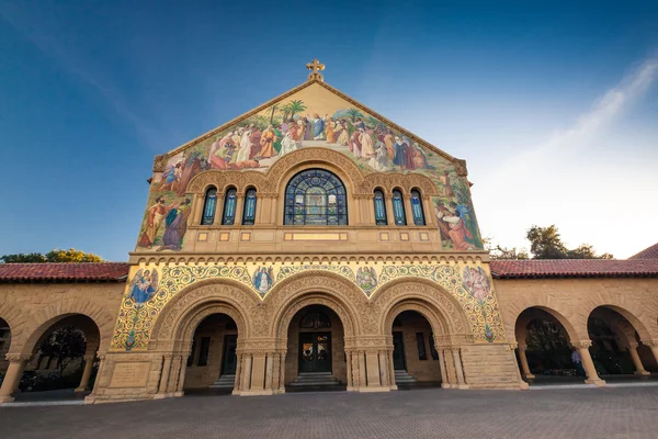 Меморіальна церква в Стенфордському університеті — стокове фото