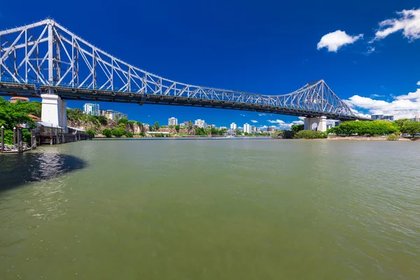 Brisbane Skyline a történet híd — Stock Fotó