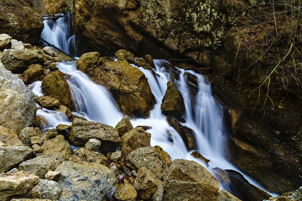 Piękny wodospad na rzece Cheia w Rumunii — Zdjęcie stockowe