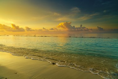 Maldivler cennet gibi bir manzara ile sahne