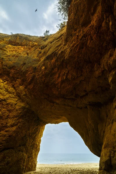 Wunderschöne Höhle an der Algarve Portugal — Stockfoto