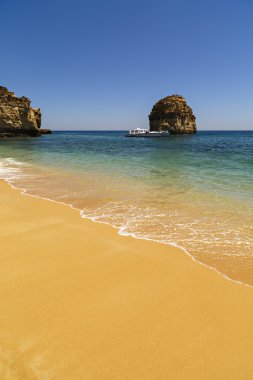 güzel bir plaj Atlantik Okyanusu, Algarve, Portekiz