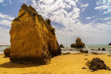 güzel bir plaj Atlantik Okyanusu, Algarve, Portekiz