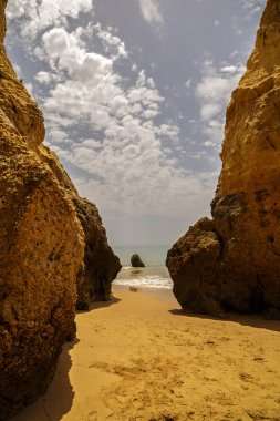 güzel bir plaj Atlantik Okyanusu, Algarve, Portekiz