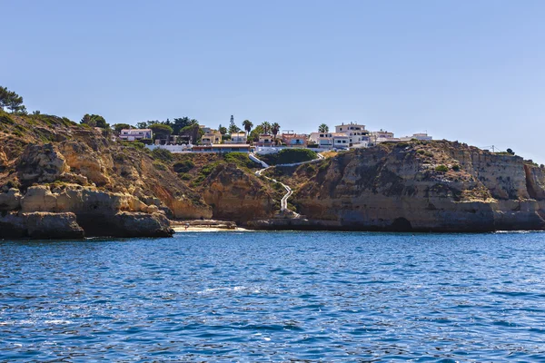 Hermoso paisaje con costa rocosa del océano —  Fotos de Stock