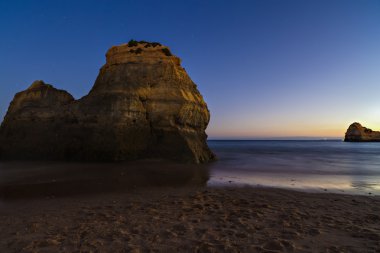 gece kumsalda Portekiz Güney mavi gökyüzü ile