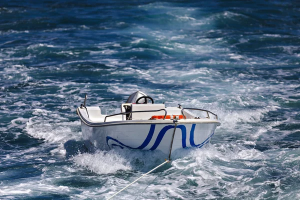 Barco de alta velocidad en el océano —  Fotos de Stock