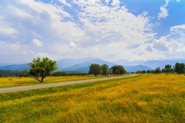 Krásná horská silnice v pohoří Fagaras Rumunsko — Stock fotografie