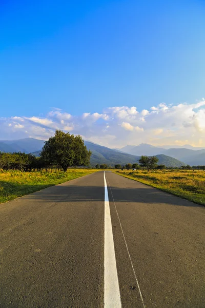 Romanya Fagaras dağlarda güzel dağ yolu — Stok fotoğraf