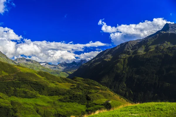 奇妙的景观在阿尔卑斯山，瑞士 — 图库照片