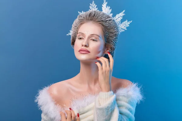 Winter Schoonheidsvrouw Mooi Fashion Model Meisje Met Sneeuwkapsel Make Vakantie — Stockfoto