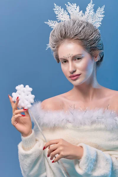 Winter Schoonheidsvrouw Mooi Fashion Model Meisje Met Sneeuwkapsel Make Vakantie — Stockfoto