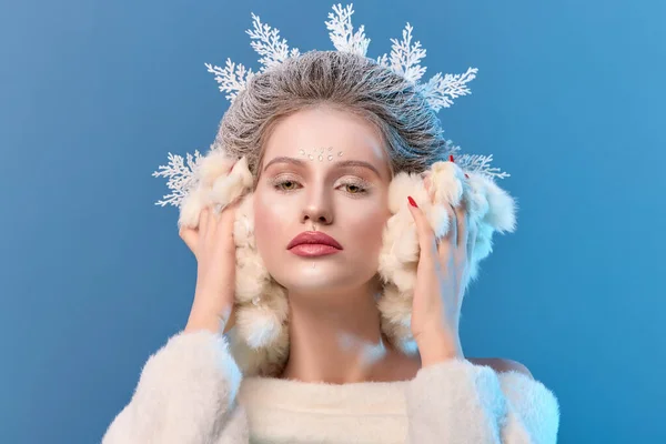 Winter Schoonheidsvrouw Mooi Fashion Model Meisje Met Sneeuwkapsel Make Vakantie — Stockfoto