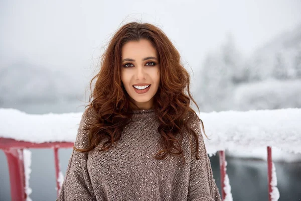 Attractive Young Woman Wintertime Outdoor — Stock Photo, Image