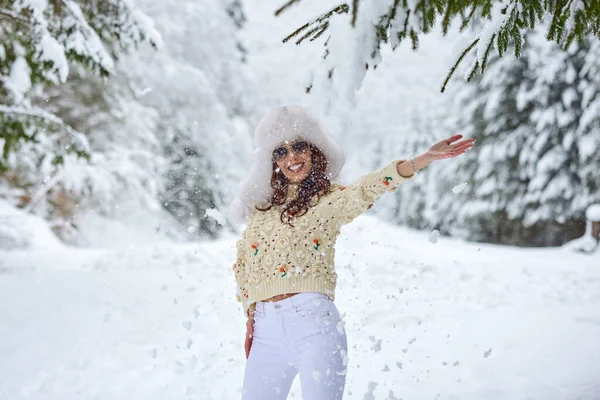 Attractive Young Woman Wintertime Outdoor — Stock Photo, Image