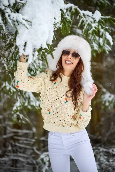 Attrayant Jeune Femme Hiver Plein Air — Photo