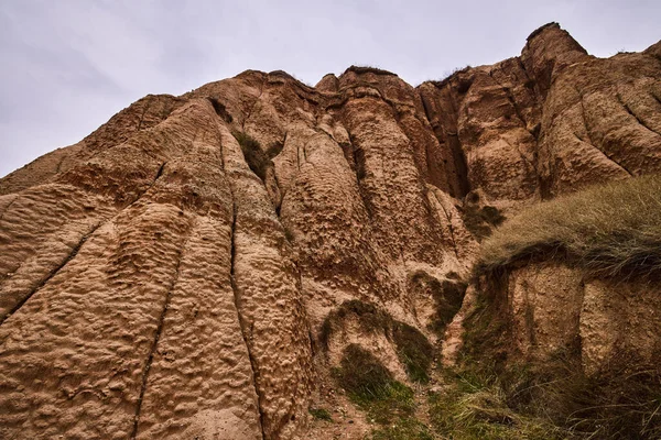 Hermoso Barranco Rojo Rapa Rosie Las Montañas Cárpatos Cerca Sebes — Foto de Stock