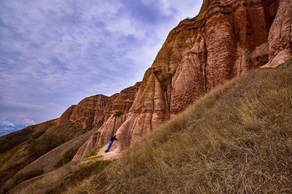 Hermoso Barranco Rojo Rapa Rosie Las Montañas Cárpatos Cerca Sebes — Foto de Stock