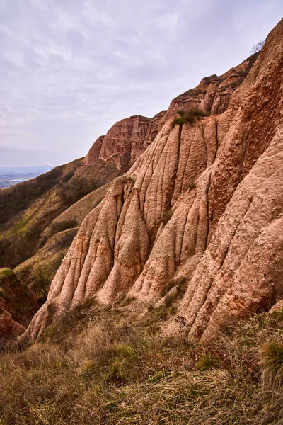 Hermoso Barranco Rojo Rapa Rosie Las Montañas Cárpatos Cerca Sebes — Foto de Stock