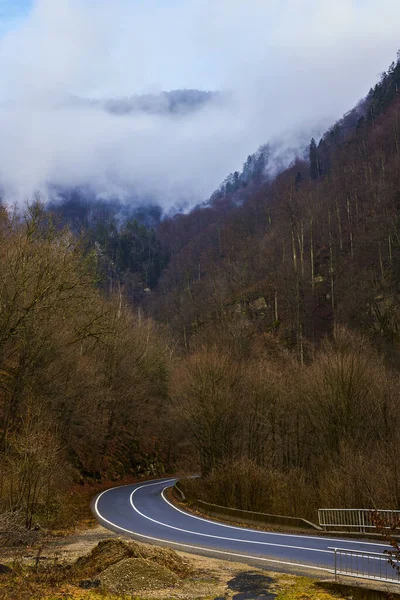 Krajina Prázdnou Horskou Cestou Zimě — Stock fotografie