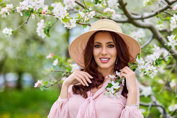 Schöne Natürliche Frau Apfelgarten — Stockfoto